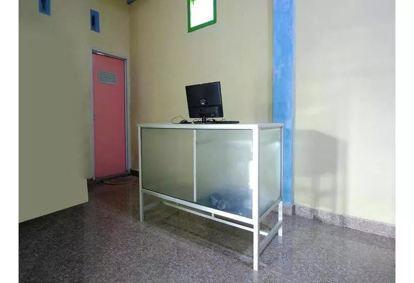 ホテル Reddoorz Near Jalan Sejahtera Lubuk Linggau