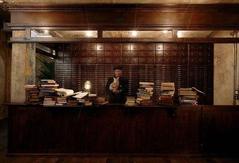 هتل The Mustang Blu