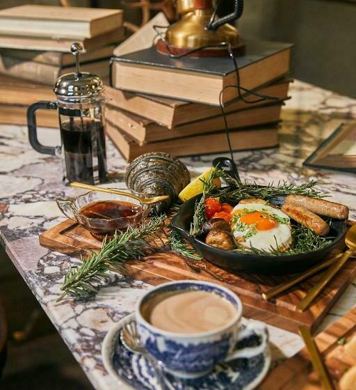 هتل The Mustang Blu