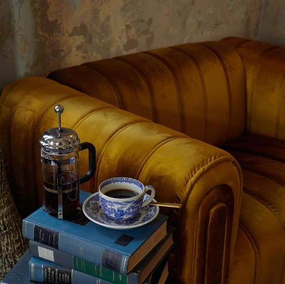 هتل The Mustang Blu