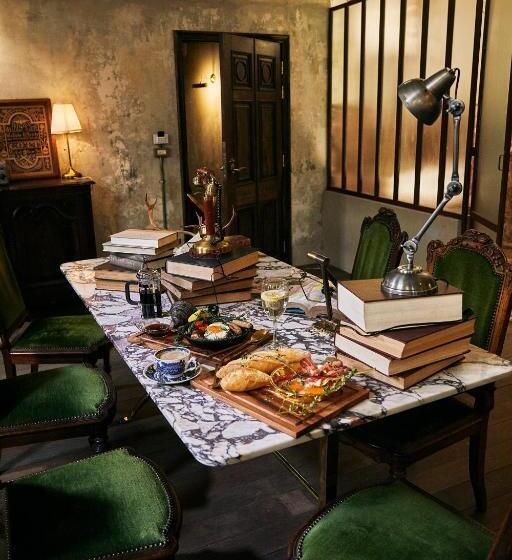 هتل The Mustang Blu