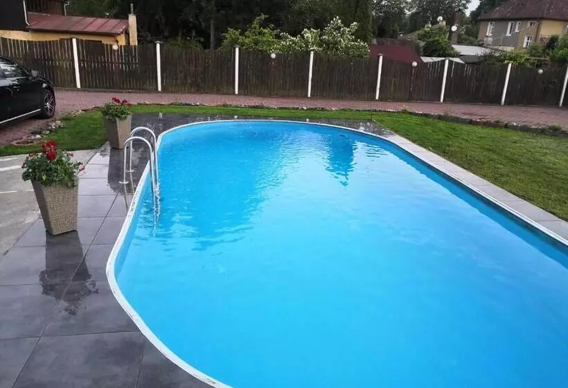 Majatalo Penzion Ubytování U Parku S Parkovištěm