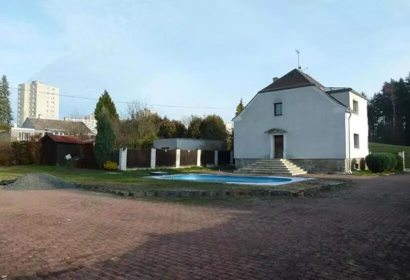 Majatalo Penzion Ubytování U Parku S Parkovištěm