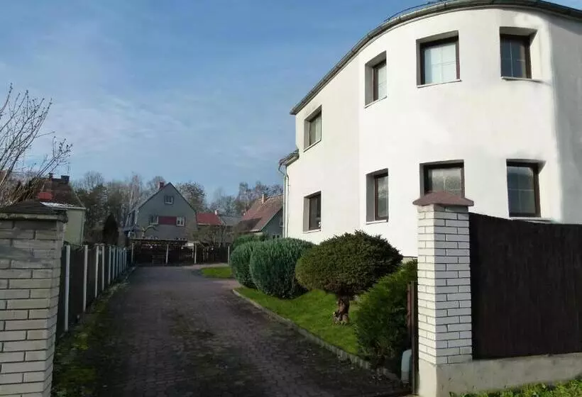 Majatalo Penzion Ubytování U Parku S Parkovištěm