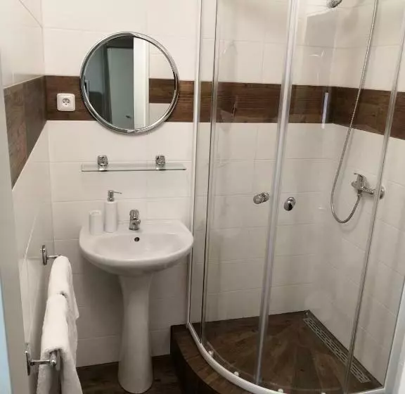 Majatalo Penzion Ubytování U Parku S Parkovištěm