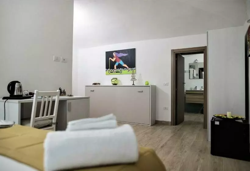 تختخواب و صبحانه A Room De  Scugnizzi