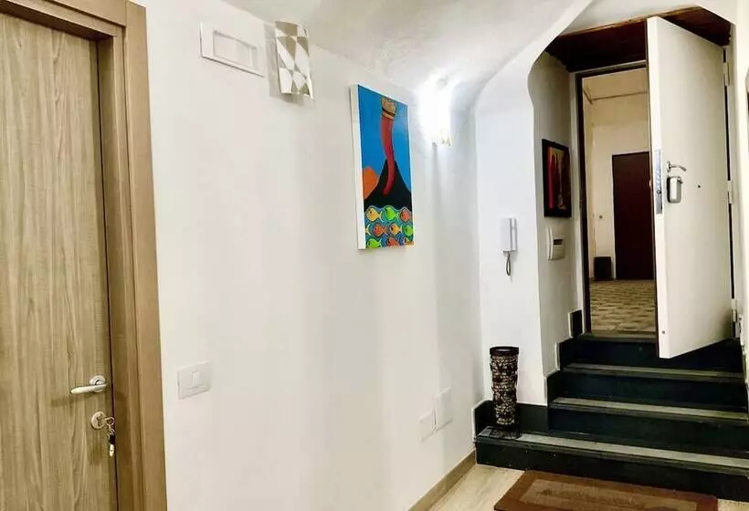 تختخواب و صبحانه A Room De  Scugnizzi