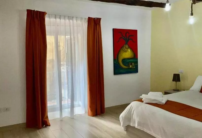 تختخواب و صبحانه A Room De  Scugnizzi