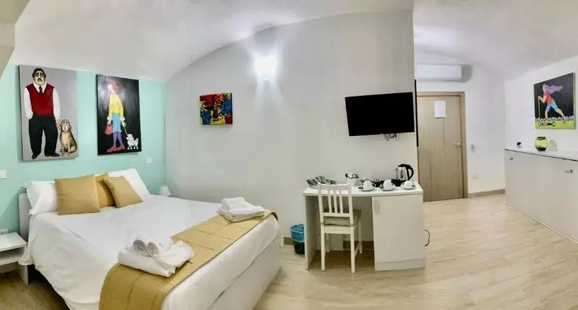 تختخواب و صبحانه A Room De  Scugnizzi