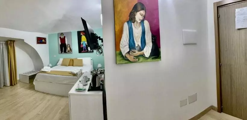 تختخواب و صبحانه A Room De  Scugnizzi