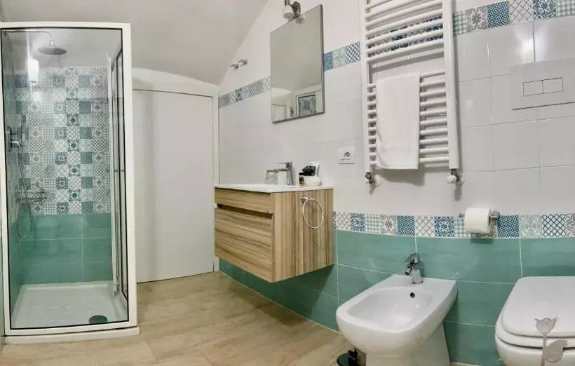 تختخواب و صبحانه A Room De  Scugnizzi