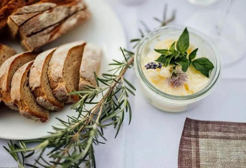 Hotelli Magdalenengut Studios Und Suiten