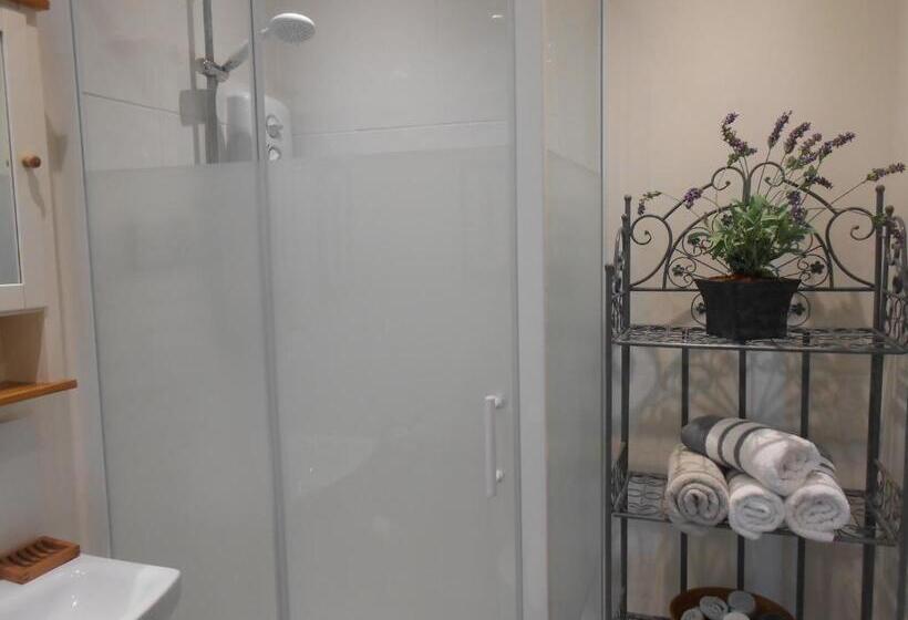 膳宿费 Callwood Farm Annex Guest Room