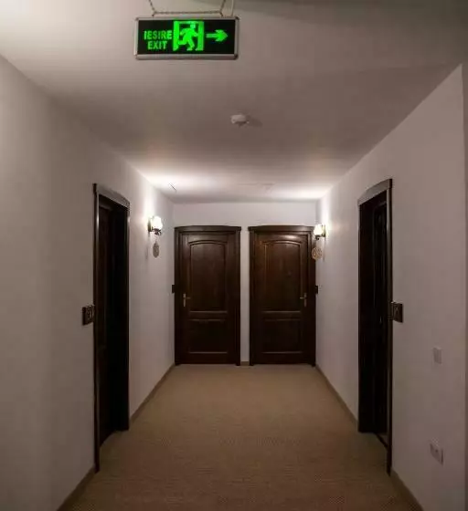 ペンション Domeniul Poiana Ursului