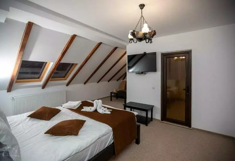 ペンション Domeniul Poiana Ursului