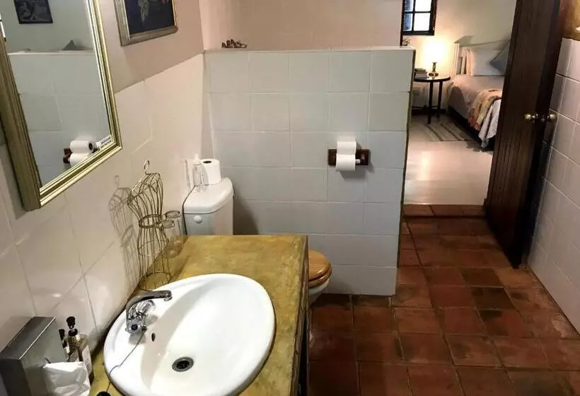 Majatalo Old Joe S Kaia