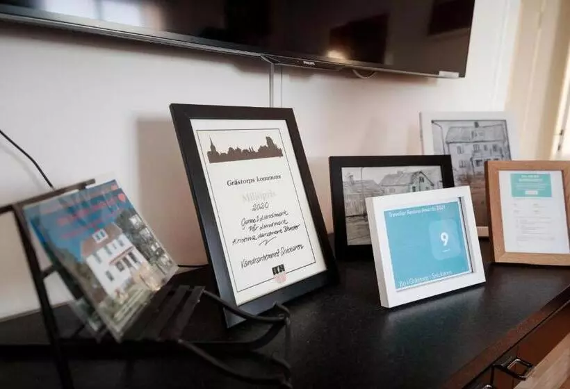 Snickaren Vandrarhem I Grästorp   Egen Lägenhet   Own Apartments