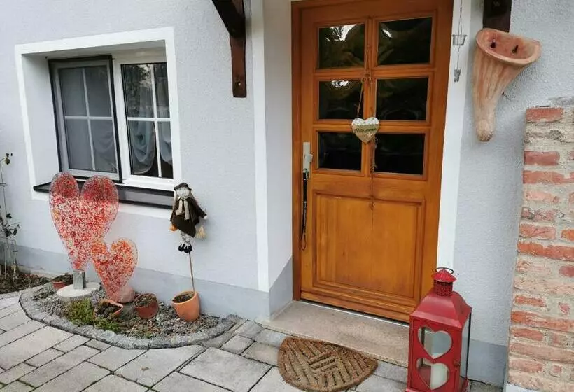 Aamiaismajoitus (B&B) Gästezimmer Reitinger