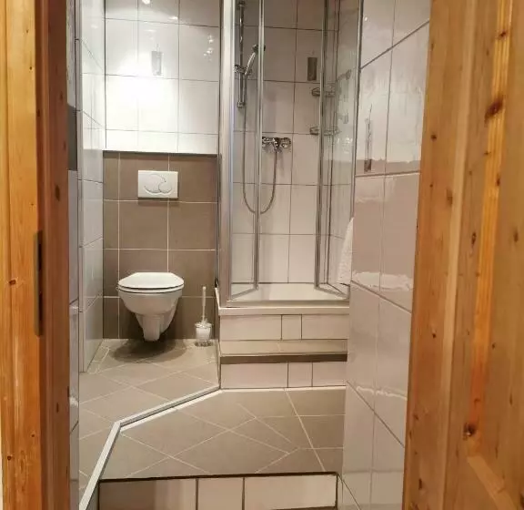 Aamiaismajoitus (B&B) Gästezimmer Reitinger