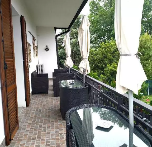 Aamiaismajoitus (B&B) Villa Molinella