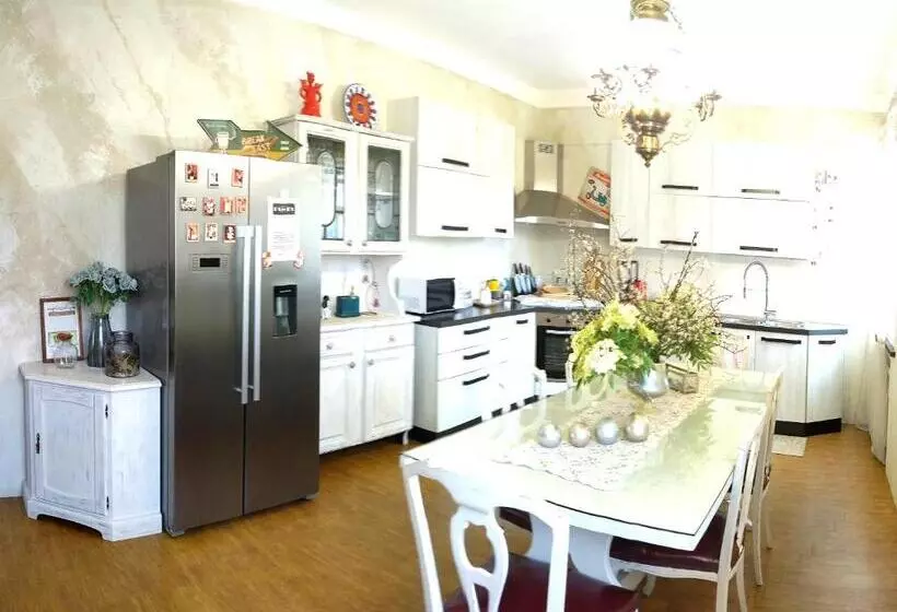 Aamiaismajoitus (B&B) Villa Molinella