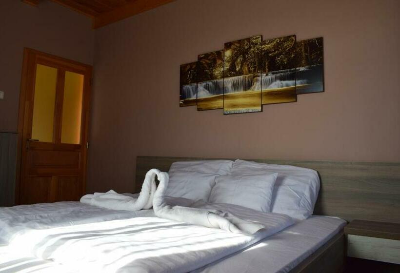 Elringat Lak Apartmanház