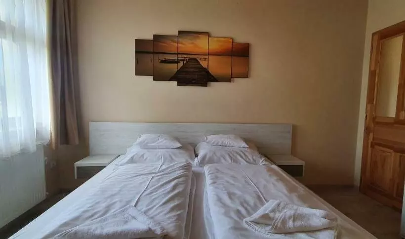 Elringat Lak Apartmanház