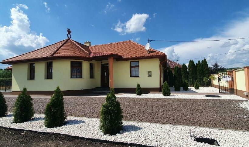 Elringat Lak Apartmanház