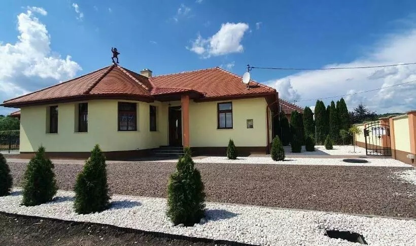 Elringat Lak Apartmanház