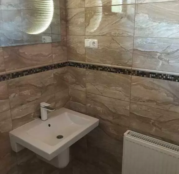 Elringat Lak Apartmanház