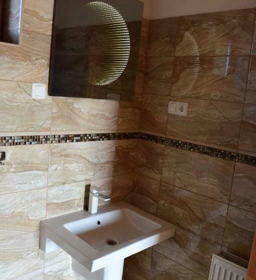 Elringat Lak Apartmanház