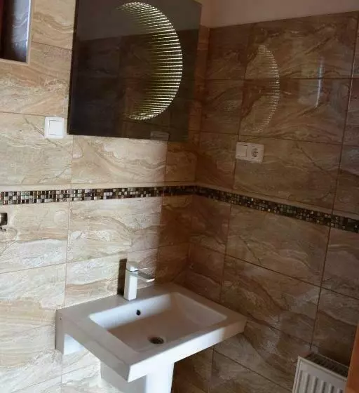Elringat Lak Apartmanház