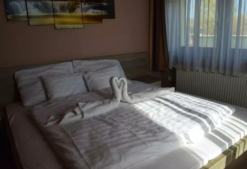 Elringat Lak Apartmanház