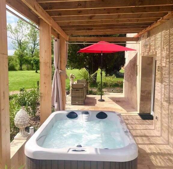 بنسيون Chambres D Hôtes La Mascrabiere Bed & Spa