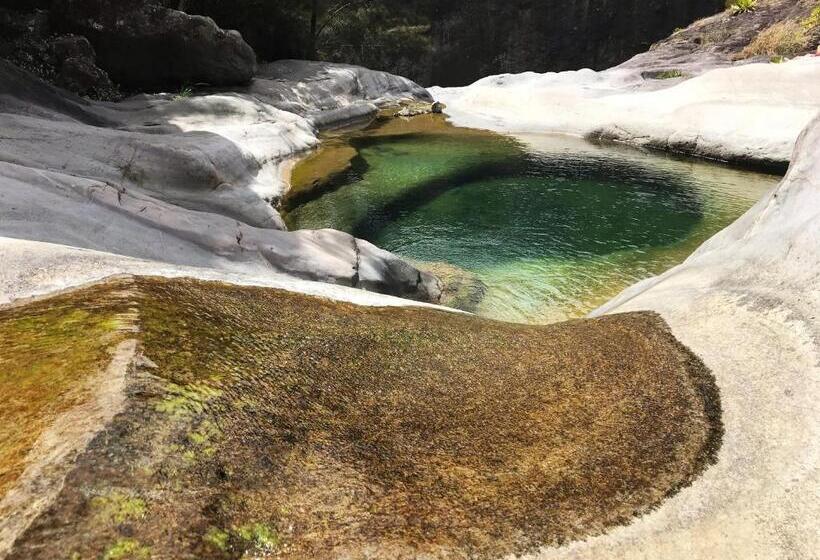 پانسیون Villa Moai 974