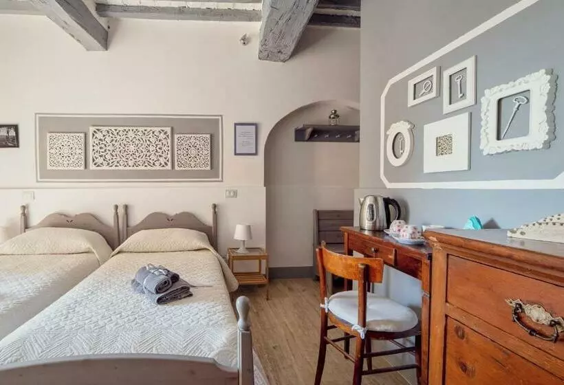 تختخواب و صبحانه La Lanciotta