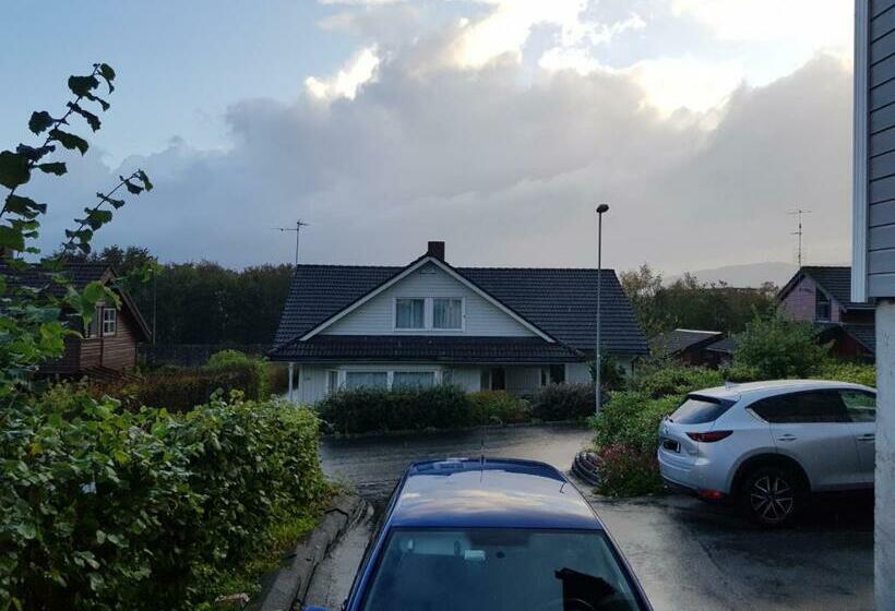 פנסיון Forests Cosy House