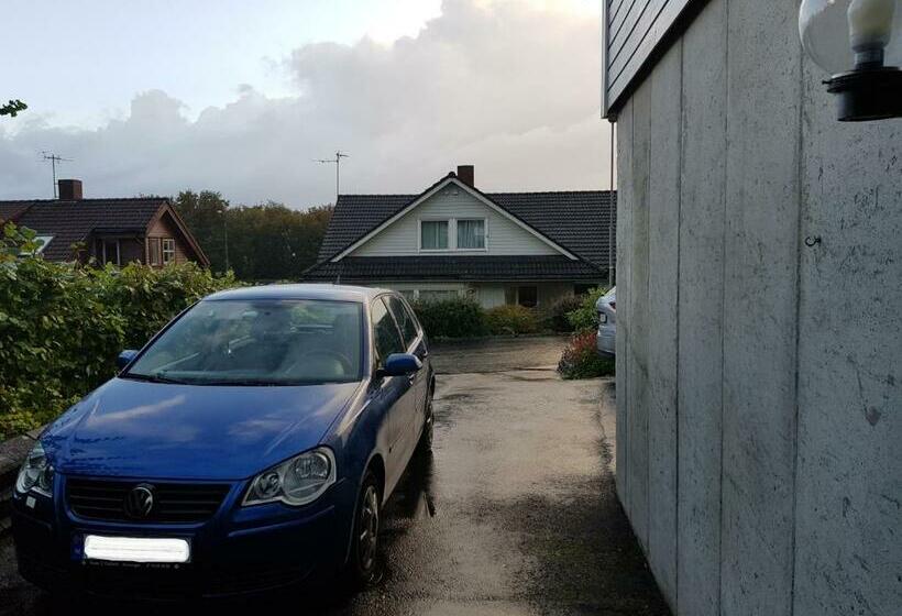 פנסיון Forests Cosy House