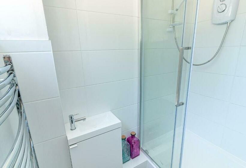 膳宿费 Hillcrest Lodge