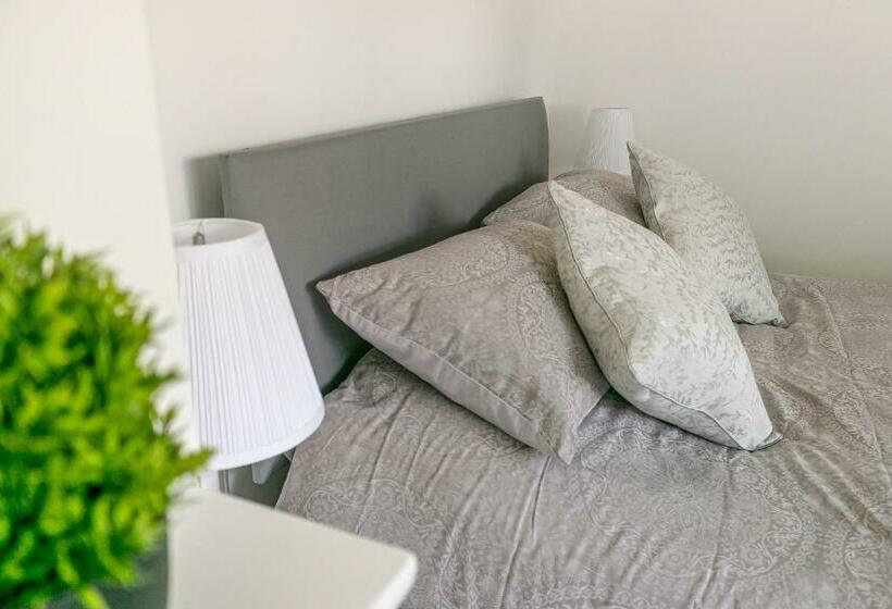 膳宿费 Hillcrest Lodge