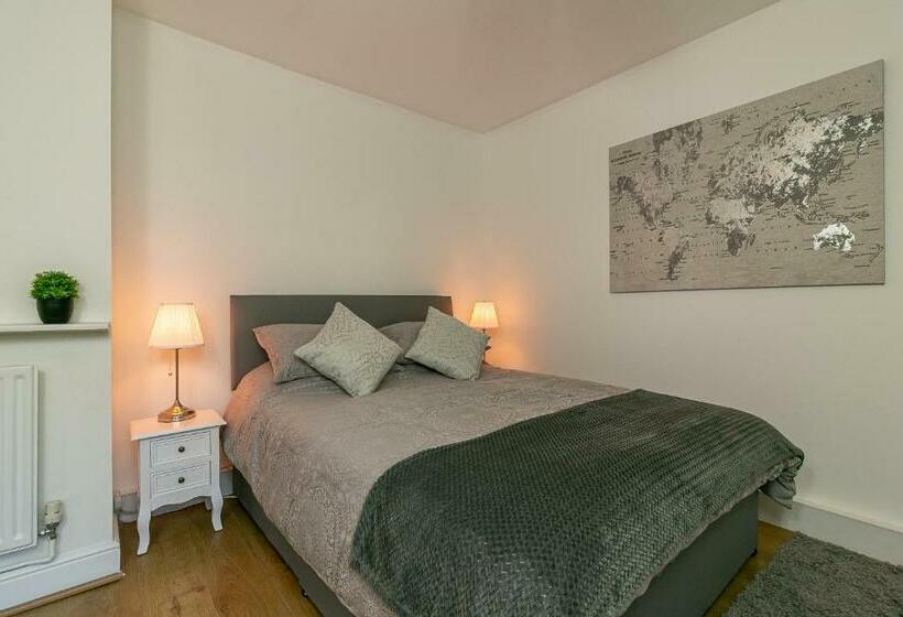 膳宿费 Hillcrest Lodge