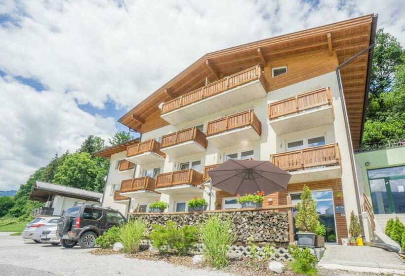 Praga Apartments & Restaurant Zell Am See Kaprun