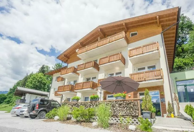 Praga Apartments & Restaurant Zell Am See Kaprun