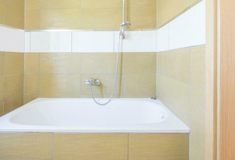 Praga Apartments & Restaurant Zell Am See Kaprun