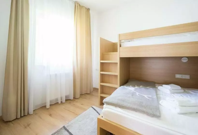 Praga Apartments & Restaurant Zell Am See Kaprun