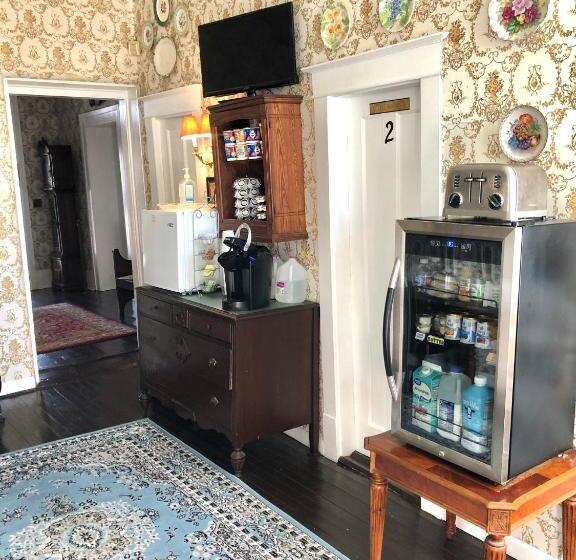 住宿加早餐  Belmont Inn