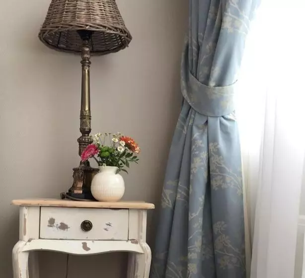 Aamiaismajoitus (B&B) De Tuinkamer     Privé Diner Op De Kamer Mogelijk!!!