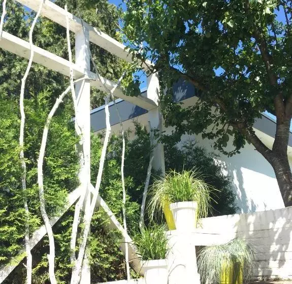 Aamiaismajoitus (B&B) De Tuinkamer     Privé Diner Op De Kamer Mogelijk!!!