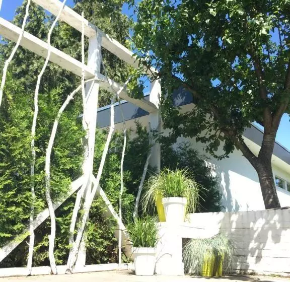 Aamiaismajoitus (B&B) De Tuinkamer     Privé Diner Op De Kamer Mogelijk!!!