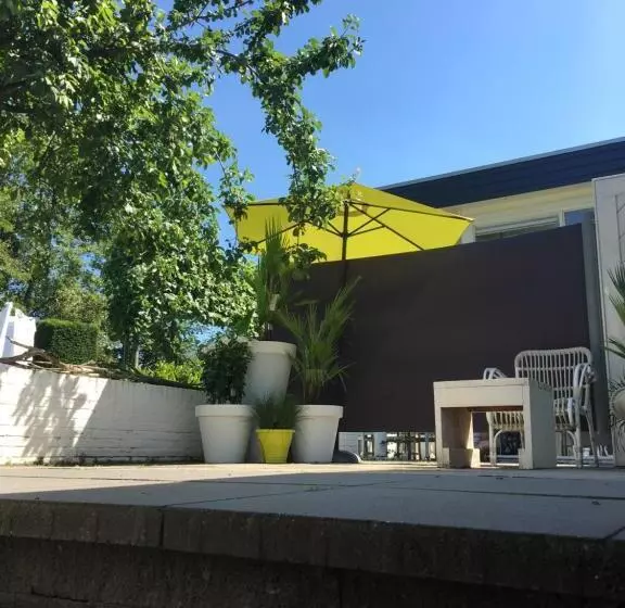 Aamiaismajoitus (B&B) De Tuinkamer     Privé Diner Op De Kamer Mogelijk!!!